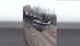 Від Каховки до Павлівки: трупи спалених у своїх же танках російських загарбників. ВIДЕО 18+
