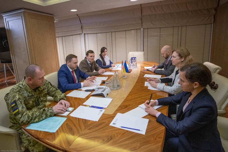 Монастырский и Квин обсудили возможности усиления защиты украинской границы 01 Монастырский и Квин обсудили возможности усиления защиты украинской границы 01