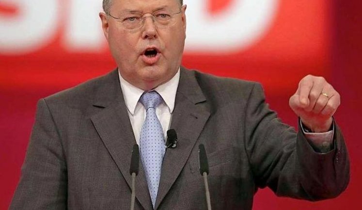 Бывший министр финансов Германии стал юмористом