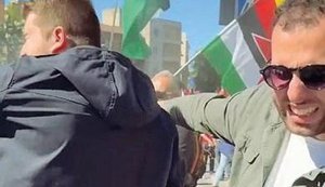 В Италии во время марша избили активистов с флагами Украины и применили газ