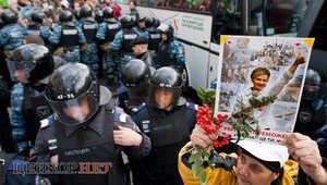 Приговор Тимошенко: беркутовцы заблокировали суд. ФОТОрепортаж