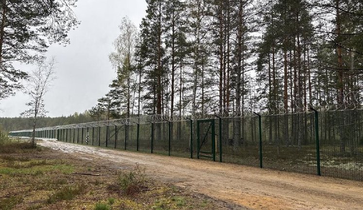 Естонія закрила пункт пропуску на кордоні з РФ через підвищену активність російських військових