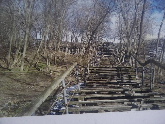 Під час будівельних робіт на Пейзажній алеї в Києві розкопали старовинні артефакти і давню споруду ХІІ-ХVI століть 12