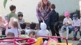 Заведующая детсадом в Краснодаре поставила ребенка на колени и заставила целовать землю за слова о том, что он ненавидит русских и Россию. ВИДЕО