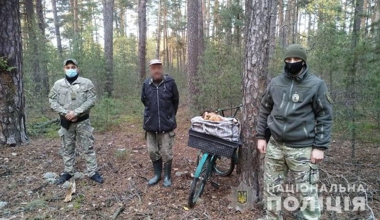 60 кг радиоактивных грибов пытались вывезти из зоны ЧАЭС, - Нацполиция. ФОТОрепортаж
