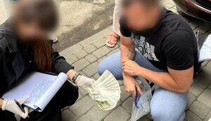 Wanted ex-prosecutor and his lawyer mother-in-law, who was involved in "schemes for evaders", were detained in Lviv - SSU. PHOTOS