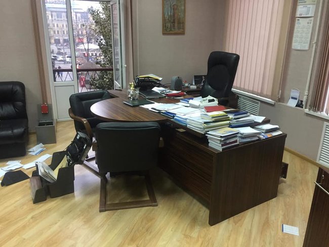 Burglars break into Ukraines Union of Journalists HQ overnight Nov 28 01