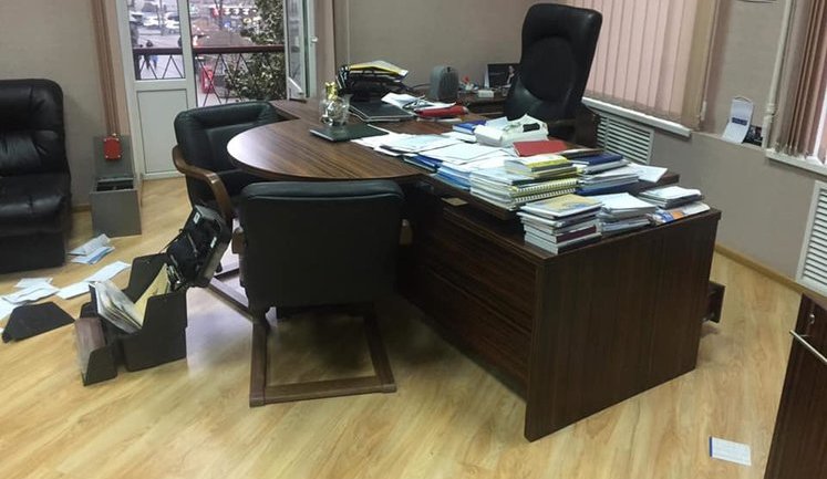 Burglars break into Ukraine's Union of Journalists HQ overnight Nov 28. VIDEO&PHOTOS