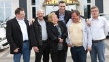 Пока оппозиция пыталась отправить Азарова в отставку, Кличко раздавал "Мерседесы" немецким любителям пива. ФОТОрепортаж