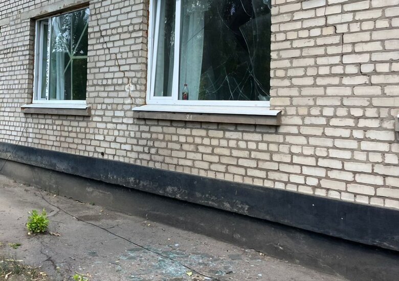 Росіяни вдарили по території лікарні в Нікополі. Загинув чоловік