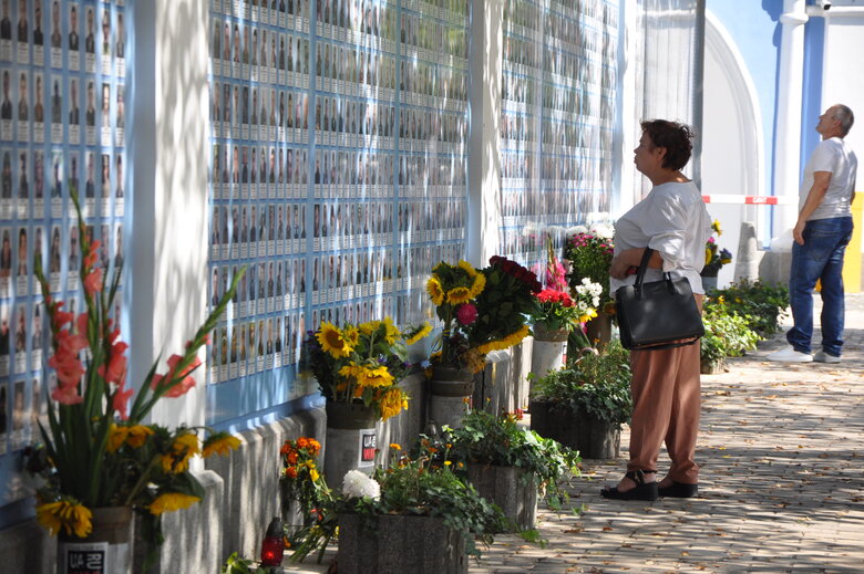 Пам’ять полеглих захисників України вшанували у Києві 36