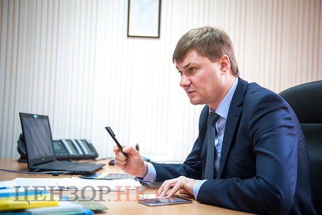 Як Гройсман врятував митника від кримінальної справи? Призначив головою ДФС! 02