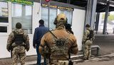 Прикордонники і митники пункту пропуску "Бачівськ" на Сумщині організували схему поборів за перетин кордону, - СБУ. ФОТО