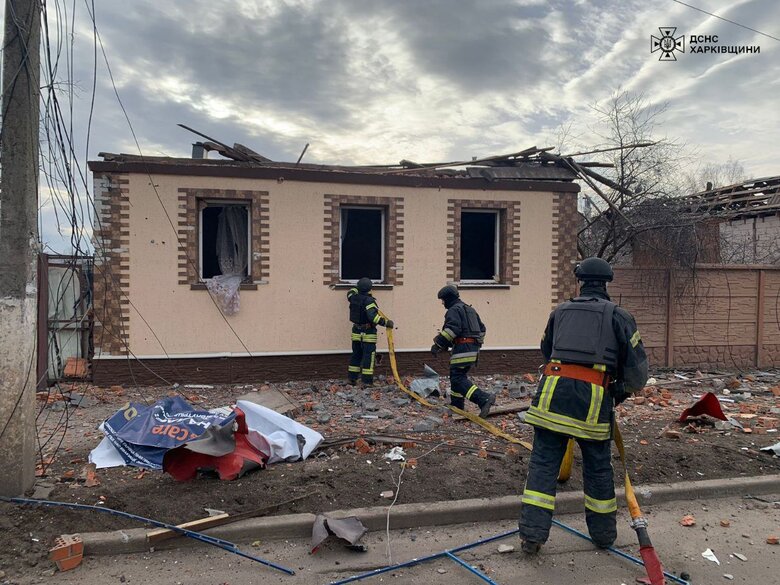 Наслідки авіаудару РФ по Вовчанську