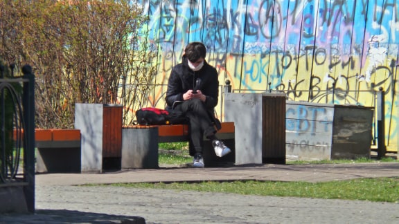 Киев на карантине: пустые парки и одинокие прохожие 18