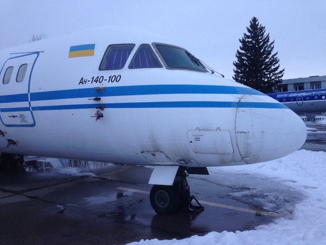 СЕТАМ выставил на продажу самолет АН-140 за 22 миллиона 01
