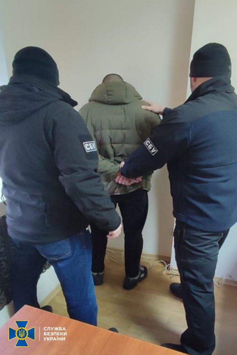 Затримано зрадників із Луганщини, які намагалися влаштуватися до держустанов, - СБУ 02