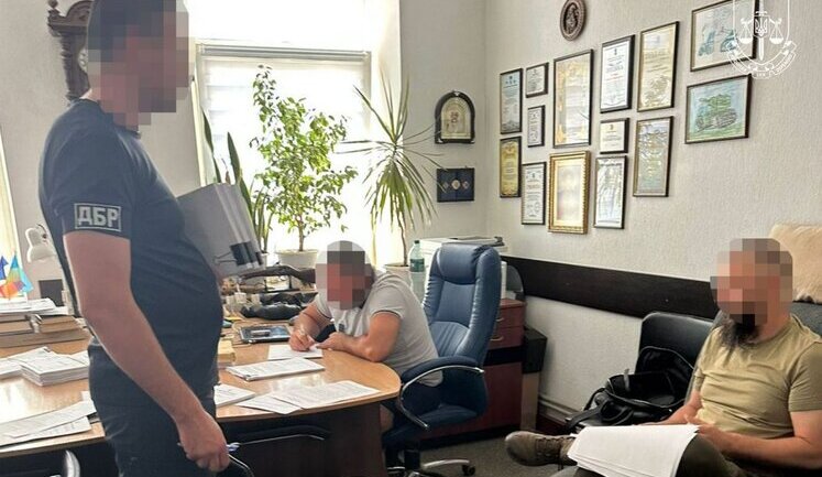 Організували схему незаконного уникнення від мобілізації: викрито керівника Мар’їнського райсуду Донецької області та його працівників, - Офіс Генпрокурора. ФОТОрепортаж