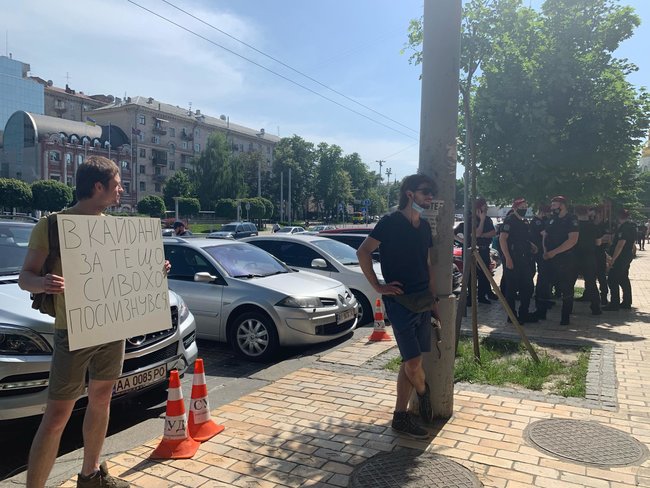 Печерський суд розглядає позов Сивохо і слуги народу Бужанського проти ветеранів АТО. Нацкорпус протестує під судом 05