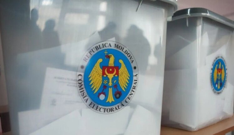 Молдова обвинила Россию в создании искусственных очередей на избирательных участках