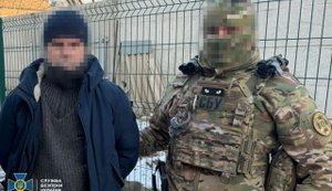 СБУ затримала двох коригувальників ФСБ, які наводили ракетні удари по Дніпру та Кривому Розі. ФОТОрепортаж