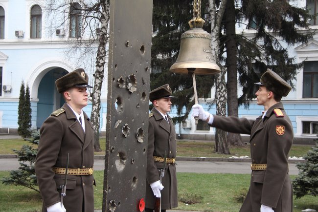 У Залі памяті Міноборони вшанували загиблих цього дня 15 захисників України 09