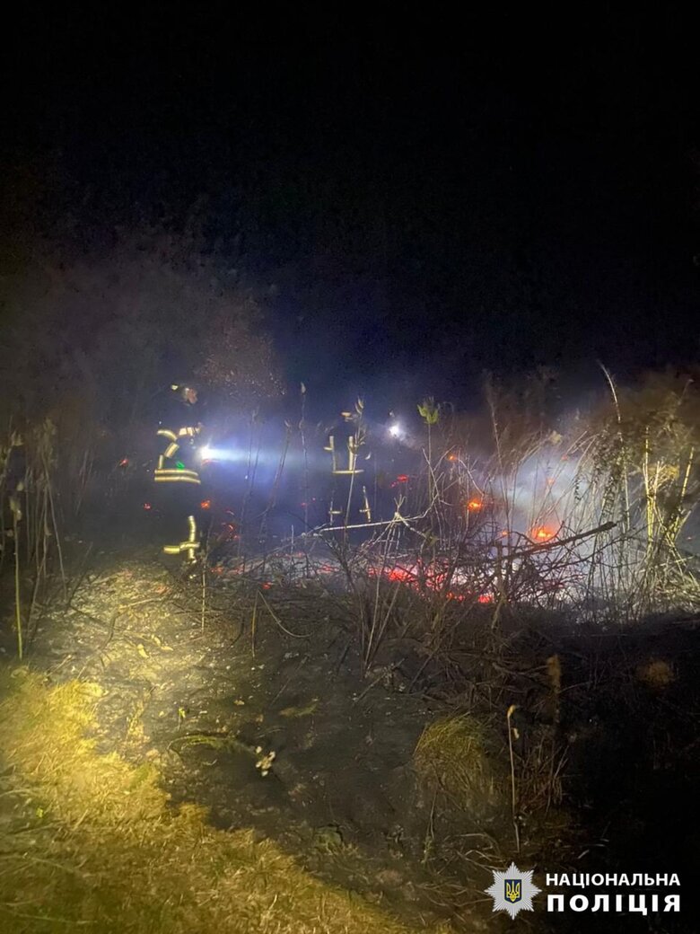 після атаки Шахедів горить будинок на Київщині
