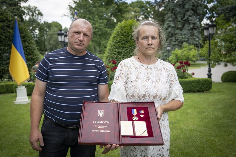 Родини загиблих Героїв України отримали нагороди