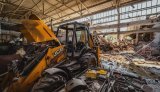 Вночі росіяни вдарили ракетами по базі компанії "Автострада" у Києві: двоє працівників загинули, один - поранений. ФОТОрепортаж