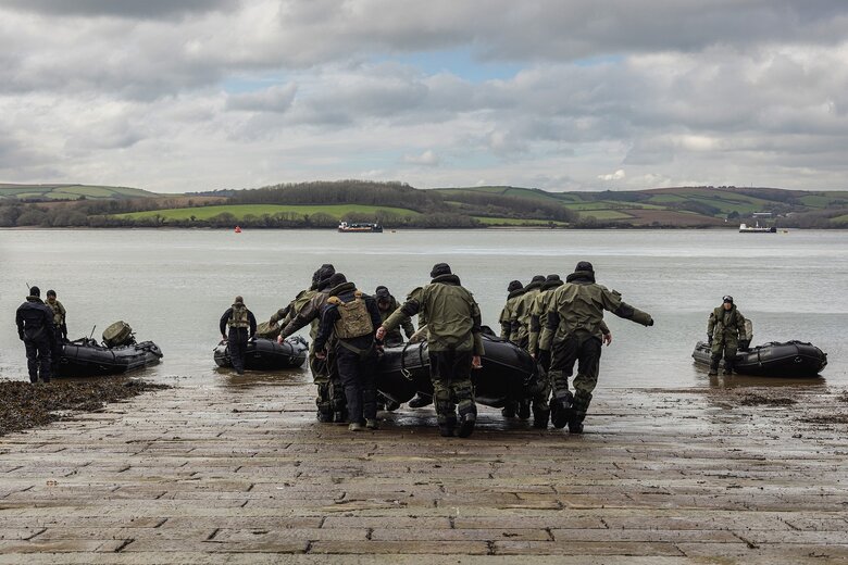 Almost 900 Ukrainian marines completed their training in Britain 03