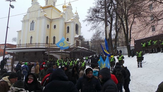 Суд відмовився відсторонити від посади мера Одеси Труханова 07