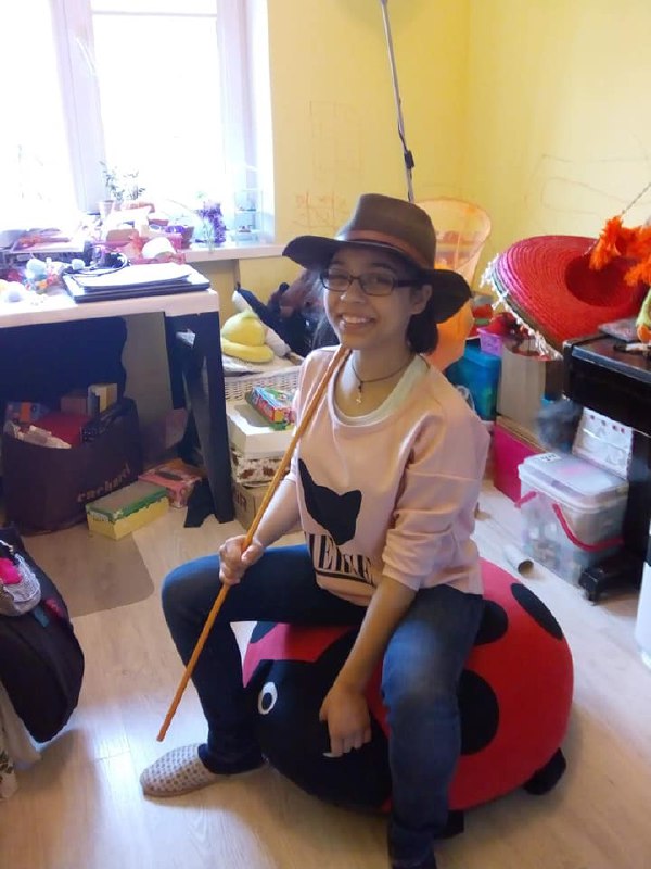 Называли обезьяной: семиклассница выпрыгнула из окна школы в Киеве из-за травли со стороны одноклассников 01