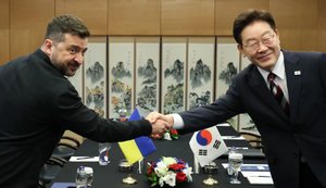 Зеленський і Лі Дже Мьон