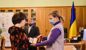 Лапутіна вручила волонтерам і ветеранам відзнаку Президента - Хрест Івана Мазепи. ФОТОрепортаж