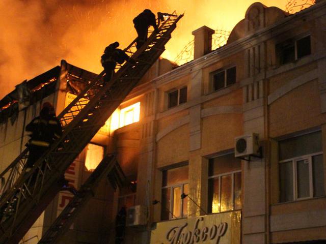 Масштабна пожежа охопила вночі торговельно-виробничий комплекс у Хмельницькому, - ДСНС 05 Масштабна пожежа охопила вночі торговельно-виробничий комплекс у Хмельницькому, - ДСНС 05
