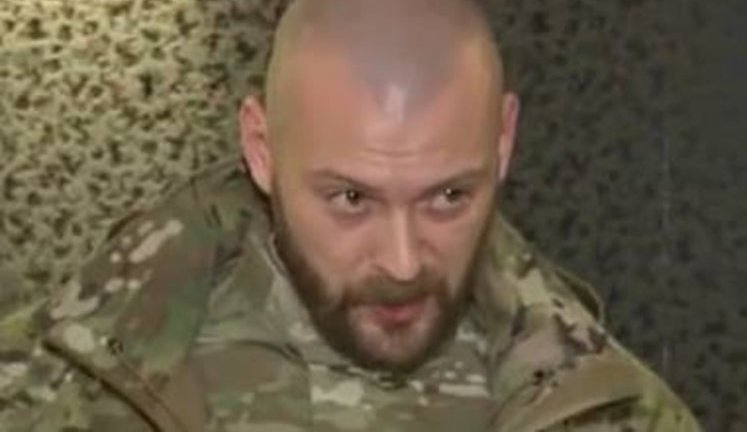 "Оно ползало на четвереньках, скиглило "Допоможіть, вбивають!" и уползло", - избивший "свободовца" Мирошниченко мужчина рассказал свою версию инцидента. ВИДЕО