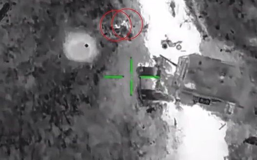 Троє окупантів розлетілися в різні сторони внаслідок скидів з ударного дрона 