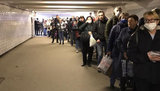 Перший день режиму спецперепусток у Москві: величезні черги в метро і кілометрові затори. ФОТОрепортаж