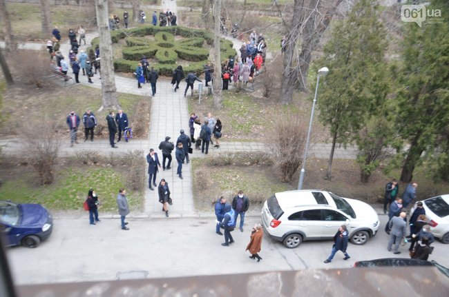 Невідомі повідомили про замінування міськради в Запоріжжі і вимагають заборонити ОПЗЖ і Партію Шарія 03
