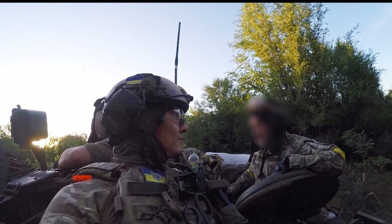 Я думаю, що для росіян це можливість вилізти з якоїсь економічної клоаки і дати тій частині населення, яка фактично на дні, себе реалізувати за рахунок пограбувань. Як колись орда грабувала і вбивала, – Андрій Олещук 09