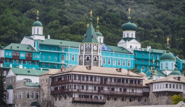 РПЦ ограничила посещение Афона, на который российский бизнес потратил $200 миллионов