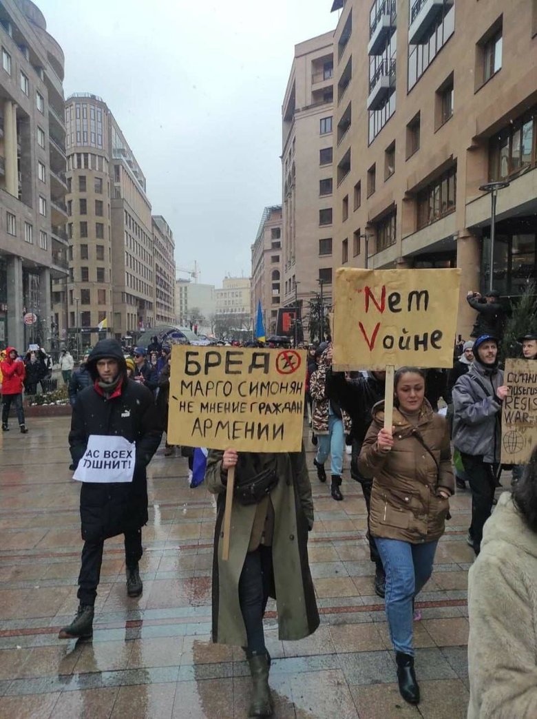 Бред Симоньян - не мнение граждан Армении, - в Єревані проходить мітинг на підтримку України 01