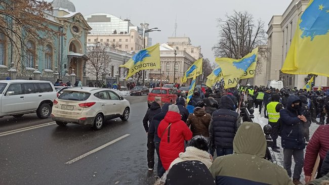 Доступный автомобиль каждому украинцу: владельцы евроблях пикетируют Раду 25