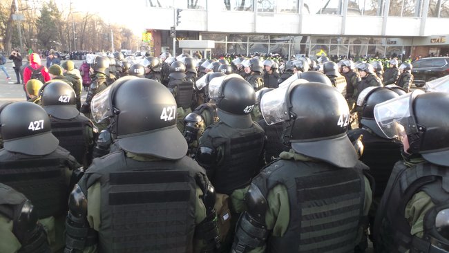 Поліція: Затримано найактивніших учасників акції під Радою, намети демонтовано 10