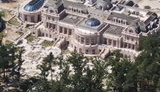 Журналисты показали недостроенный дворец Ахметова под Киевом. ВИДЕО