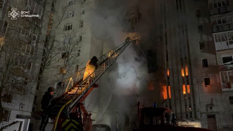 Russians attacked Okhtyrka with drones: fire in a high-rise building, seven injured
