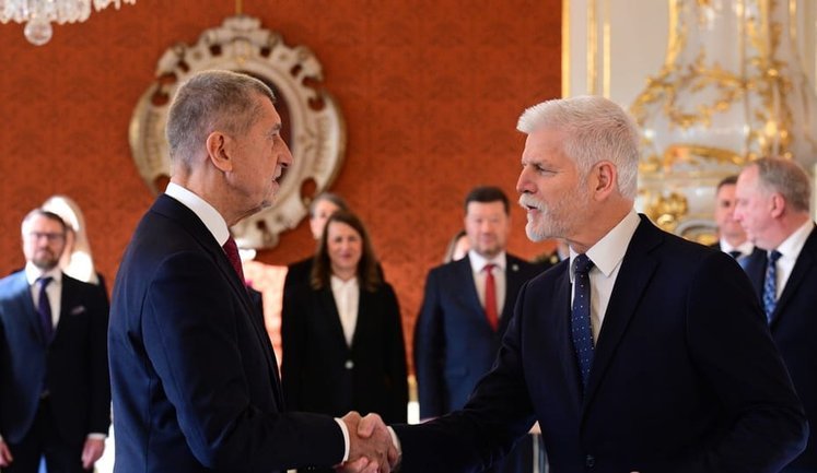 Президент Чехии Павел назначил новое правительство во главе с Бабишем