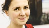 Захисниця історичного Києва Женя Кулеба: "Позавчора мені подзвонив невідомий. Сказав: "Відмовтеся від ідеї відбити Михайлівську площу. От ви зараз ідете по такій-то вулиці, так-то одягнені. Якщо з вами щось трапиться..."