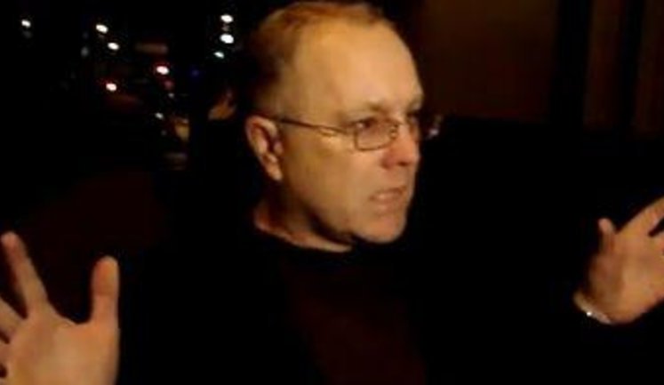 БЮТовец о драке: "С налитыми кровью глазами амбалы по два метра! Это не депутаты - это бандиты! ВИДЕО.