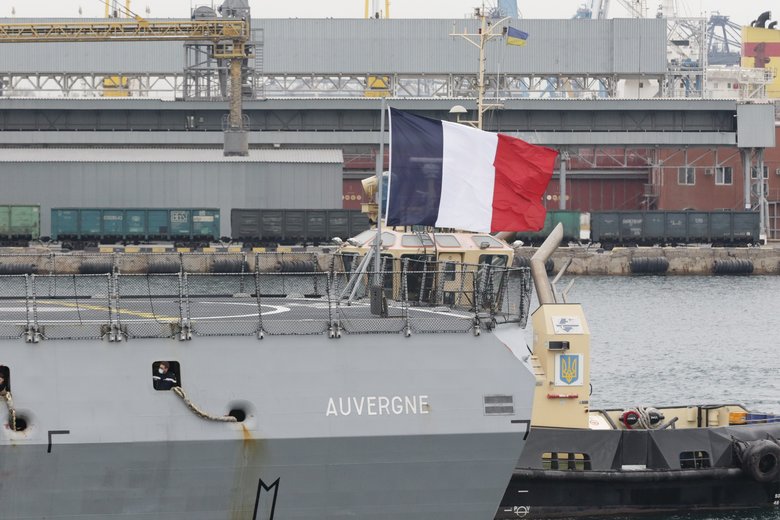 До Одеси прибув французький військовий фрегат Auvergne 05